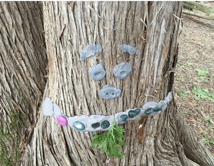 A necklace for the tree